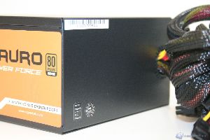 00032 XIGMATEK_TAURO700W_WWW.XTREMEHARDWARE.COM